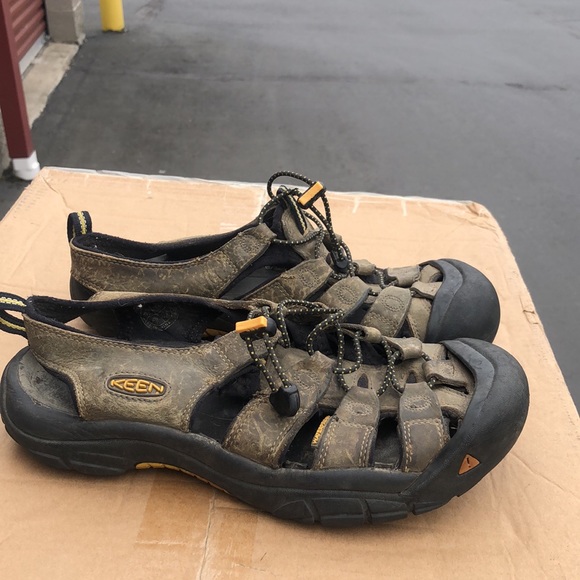 Keen Men’s Olive Yellow Slip On Water Shoes Waterproof Sport Sandals Size 10 - Picture 8 of 15